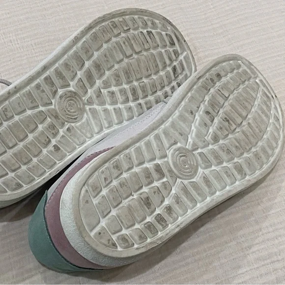 Groundies Women's Multicolor Sneakers - Picture 4 of 6